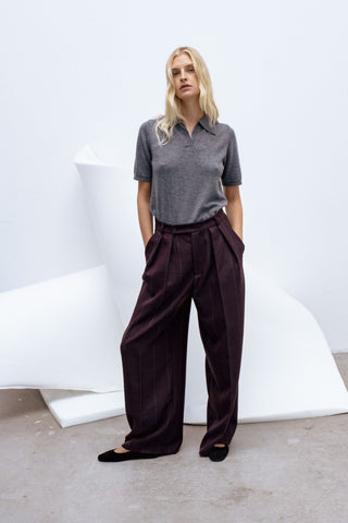 Calm wide with pleats kelnės